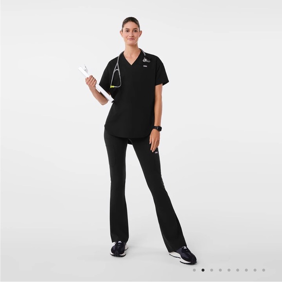 Figs high waisted Seville flare scrub leggings - Picture 2 of 11